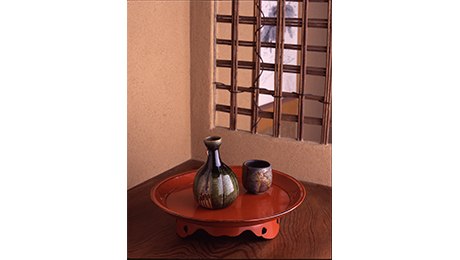 Ginza Kurodatouen: Toyo Oribe sake bottle and Bizen sake cup