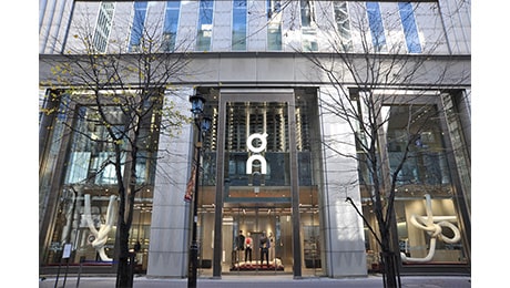 On Flagship Store Tokyo Ginza