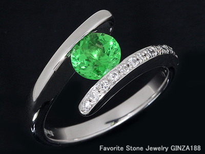 Tsavorite (Green Grossular Garnet)  0.95ct Ring