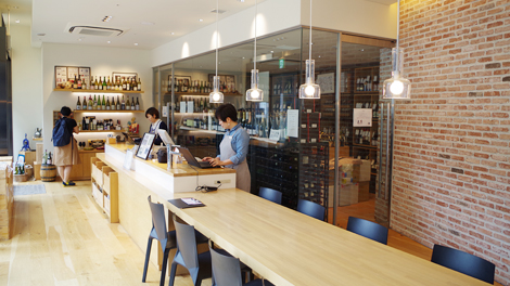 Interior of the current Ginza Cave Fujiki shop