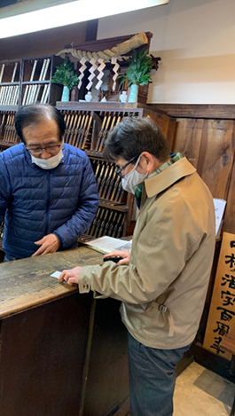 新しい名刺のデザインを相談中